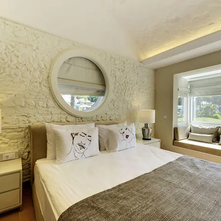 Robinson Nobilis Μπέλεκ