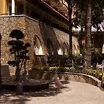 Robinson Nobilis Resort